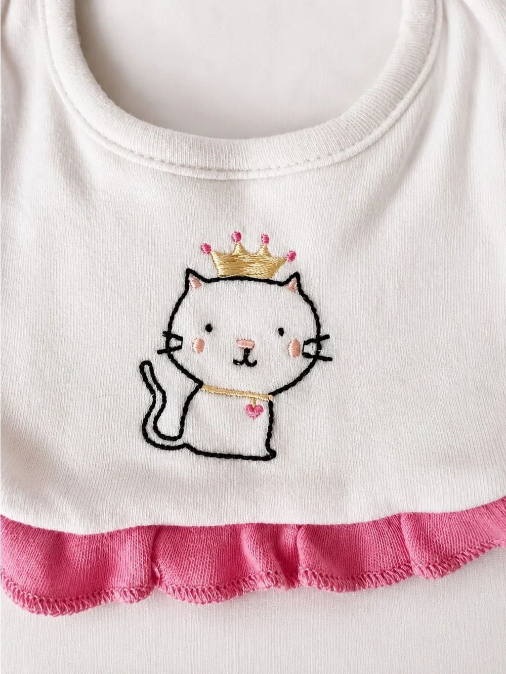 90s Vintage Baby Girl “Princess Cat” Ruffle Bib – Size 3/6 Months